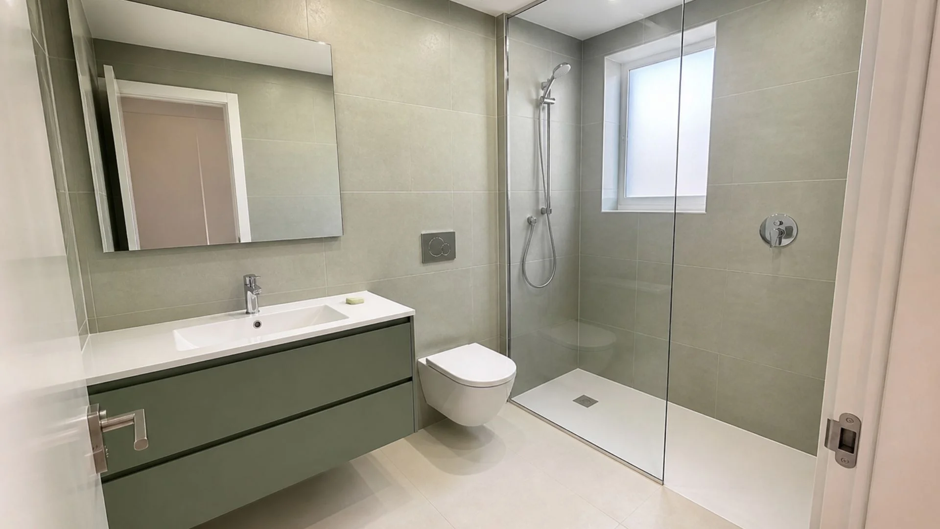 Reforma de baño en Alicante — proyecto de Carbonell Reformas